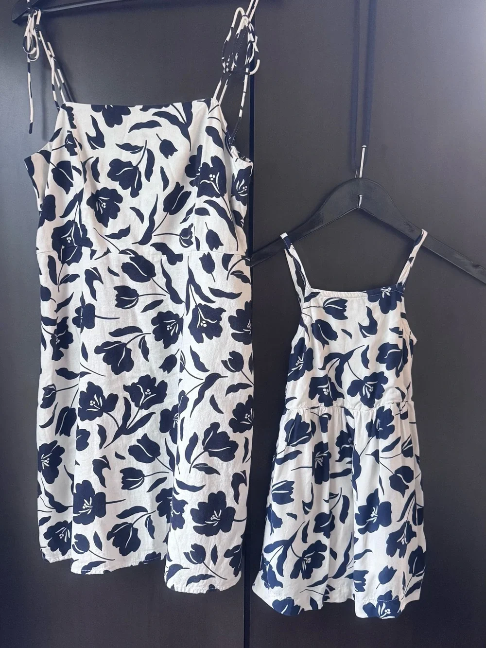 Mommy & Me Matching Floral White and Navy Floral Dresses Set Women’s L + Girls 5